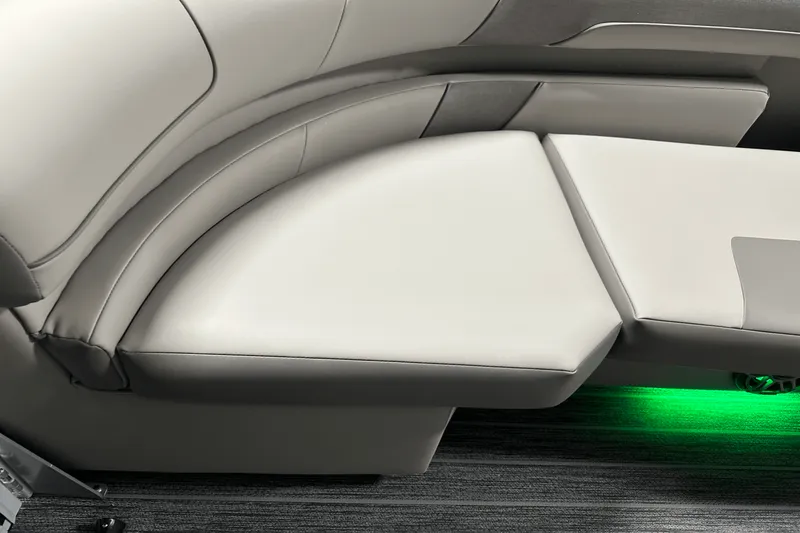 Slide: The Image of Premier 250 Solaris Sport 2024 - 119