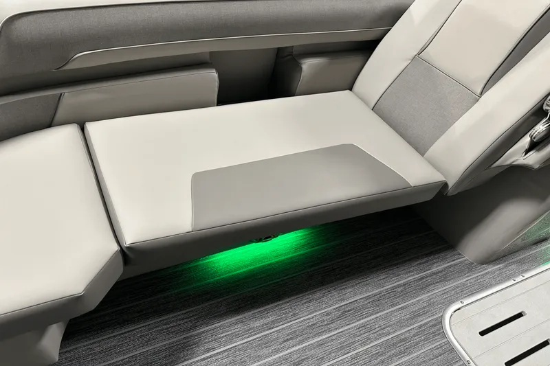 Slide: The Image of Premier 250 Solaris Sport 2024 - 121