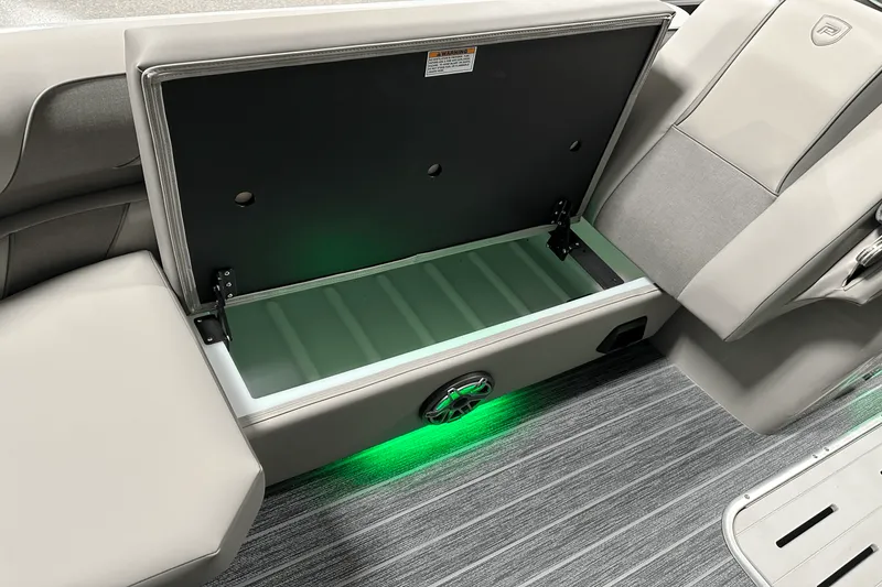 Slide: The Image of Premier 250 Solaris Sport 2024 - 122