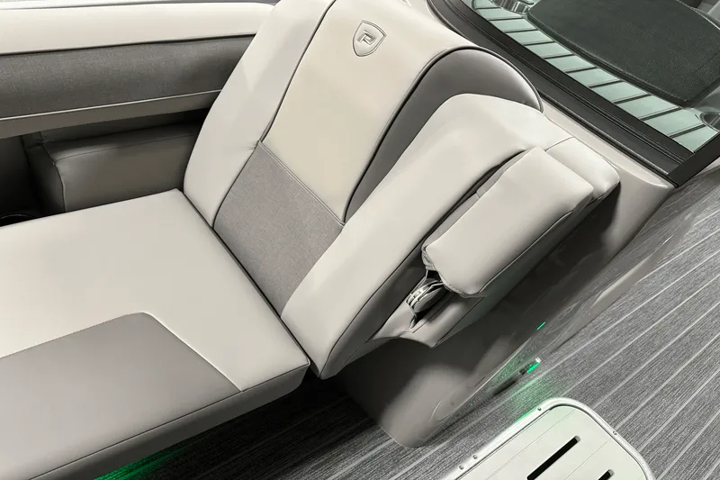 Slide: The Image of Premier 250 Solaris Sport 2024 - 123