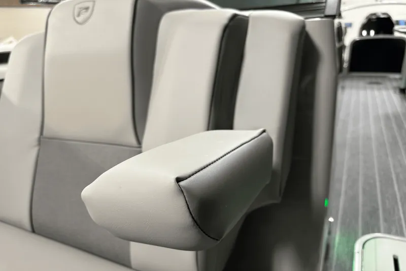 Slide: The Image of Premier 250 Solaris Sport 2024 - 124