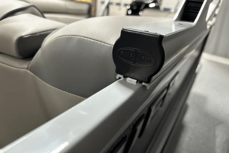 Slide: The Image of Premier 250 Solaris Sport 2024 - 126