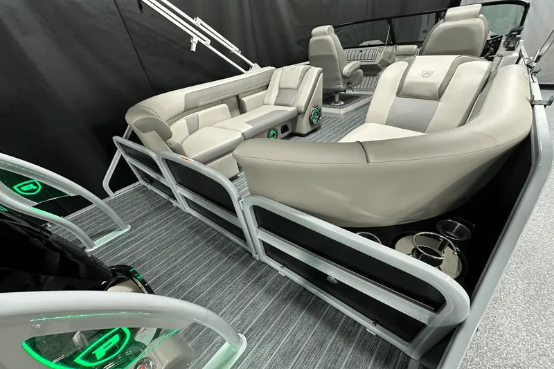 Slide: The Image of Premier 250 Solaris Sport 2024 - 35