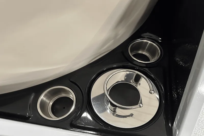 Slide: The Image of Premier 250 Solaris Sport 2024 - 37