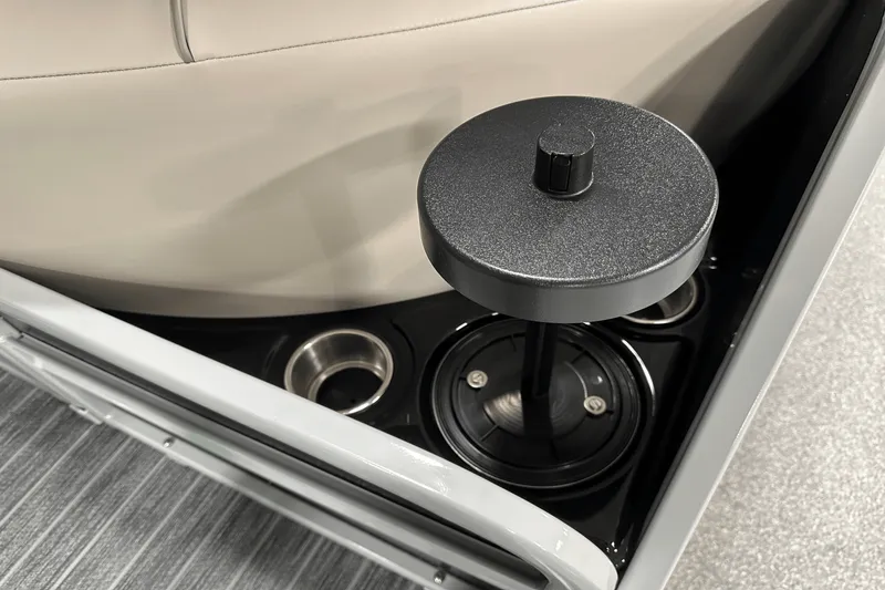 Slide: The Image of Premier 250 Solaris Sport 2024 - 38