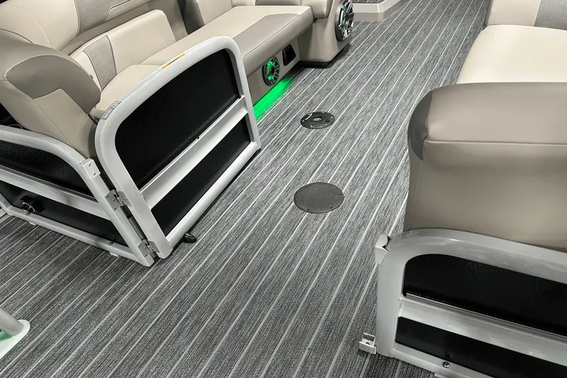 Slide: The Image of Premier 250 Solaris Sport 2024 - 41