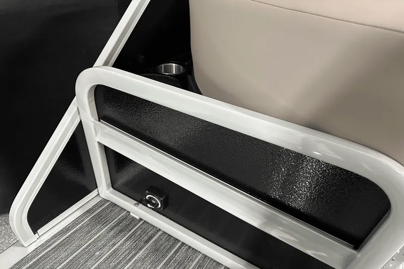 Slide: The Image of Premier 250 Solaris Sport 2024 - 42