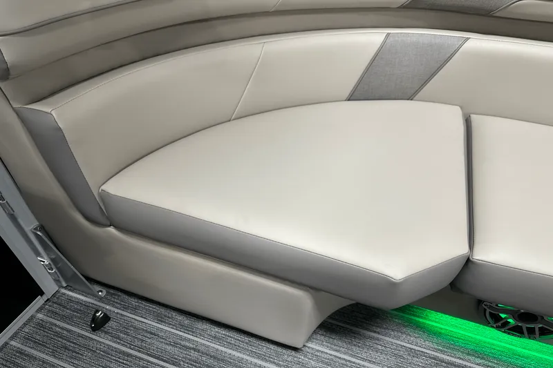 Slide: The Image of Premier 250 Solaris Sport 2024 - 46