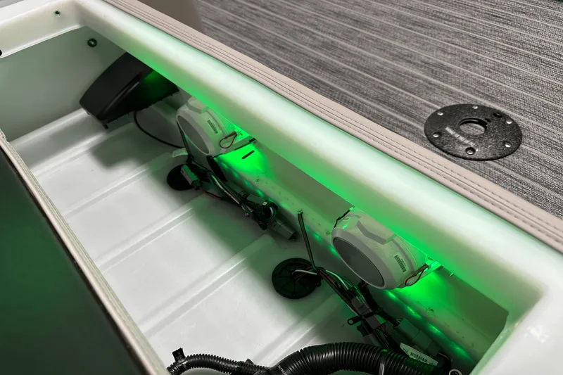 Slide: The Image of Premier 250 Solaris Sport 2024 - 51