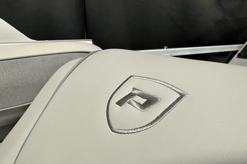 Slide: The Image of Premier 250 Solaris Sport 2024 - 56