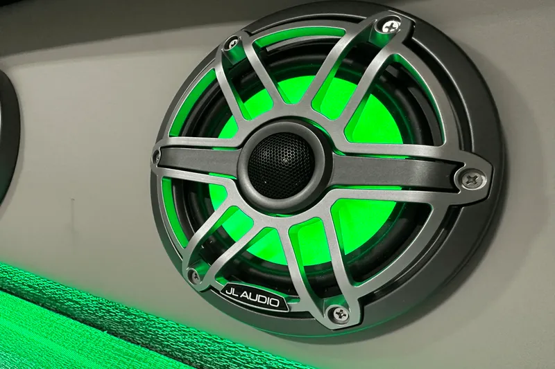 Slide: The Image of Premier 250 Solaris Sport 2024 - 60