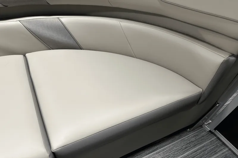 Slide: The Image of Premier 250 Solaris Sport 2024 - 65