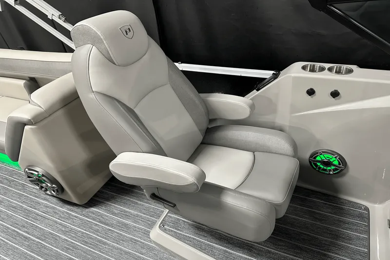 Slide: The Image of Premier 250 Solaris Sport 2024 - 74