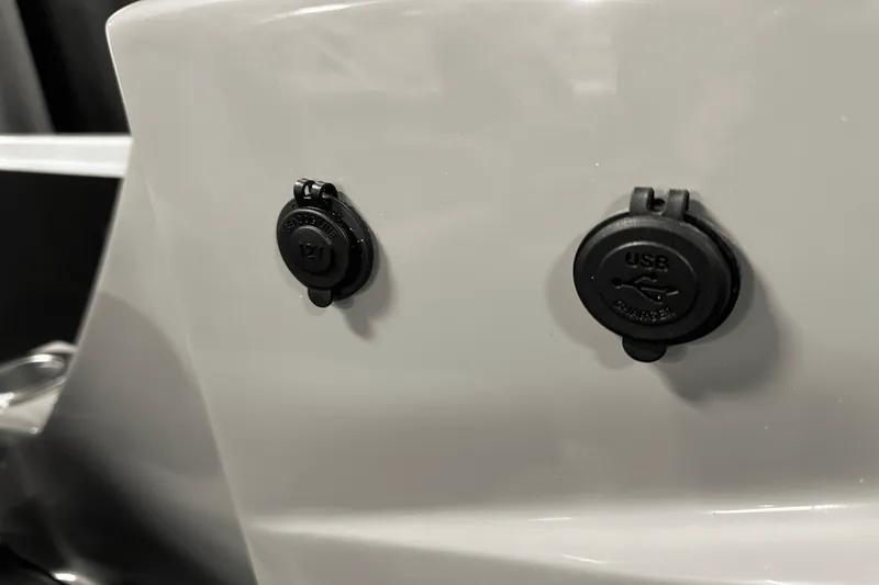 Slide: The Image of Premier 250 Solaris Sport 2024 - 78