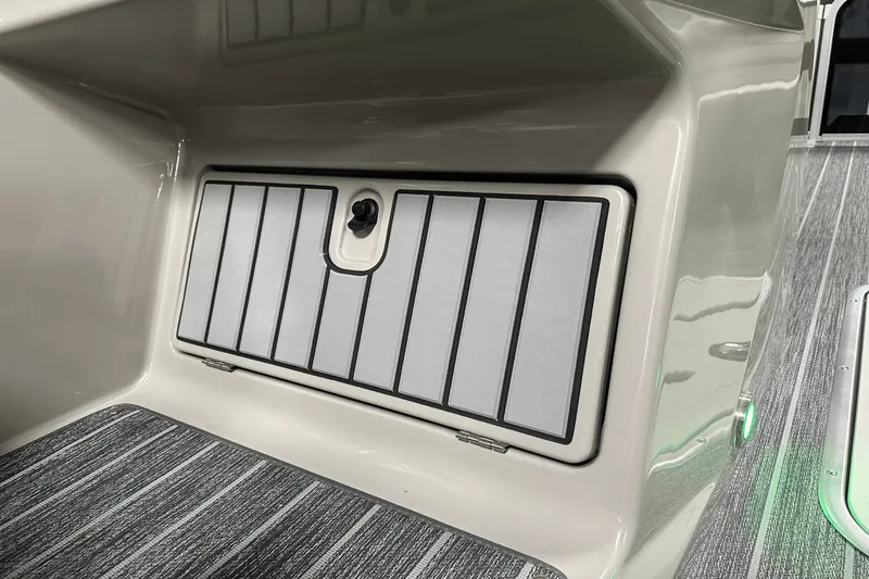 Slide: The Image of Premier 250 Solaris Sport 2024 - 85