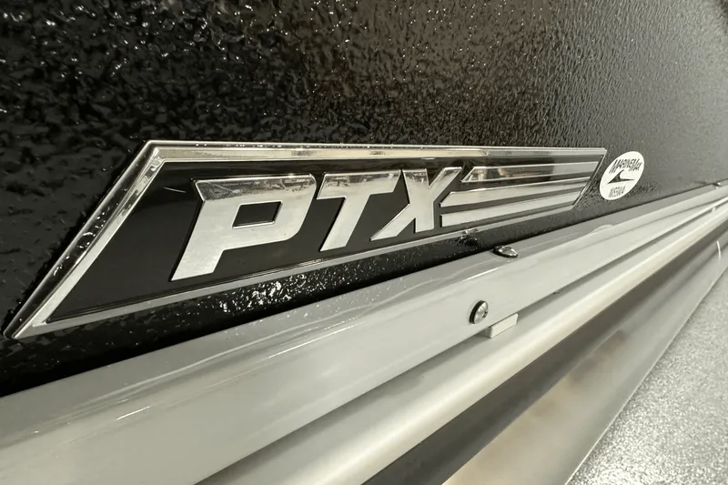 Slide: The Image of Premier 250 Solaris Sport 2024 - 9