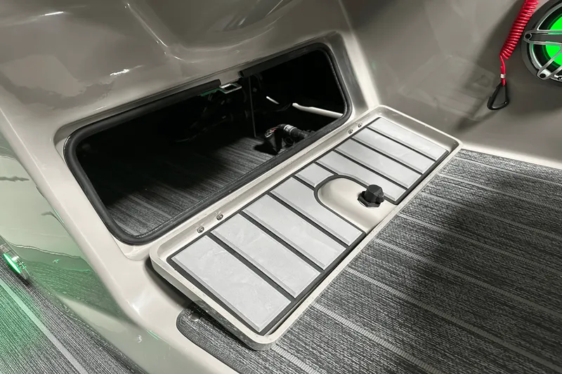 Slide: The Image of Premier 250 Solaris Sport 2024 - 97