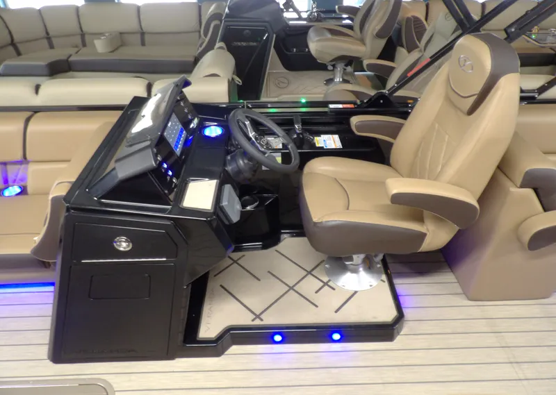 Slide: The Image of Veranda VX22RC 2025 - 6