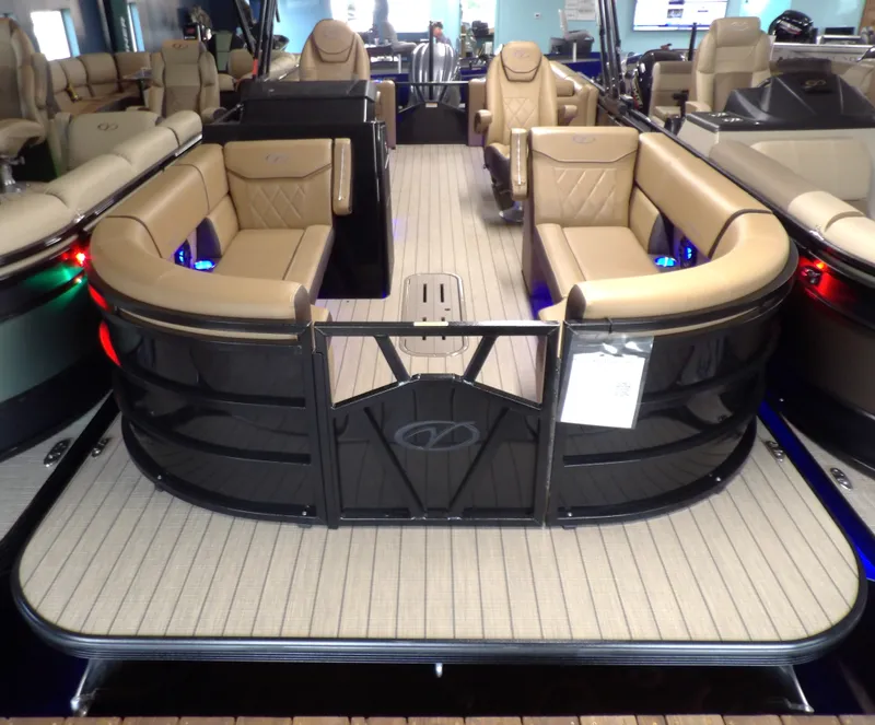 Slide: The Image of Veranda VX22RC 2025 - 1