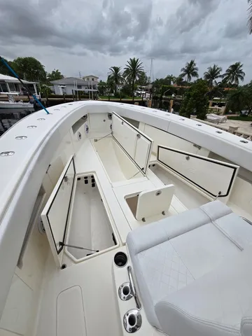 Slide: The Image of SEAVEE 390 Z 39' LOWER PRICE! 2019 - 2