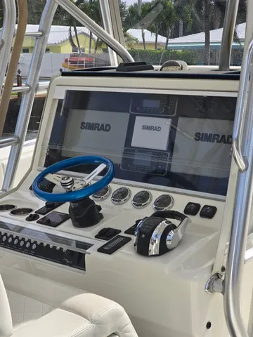 Slide: The Image of SEAVEE 390 Z 39' LOWER PRICE! 2019 - 5