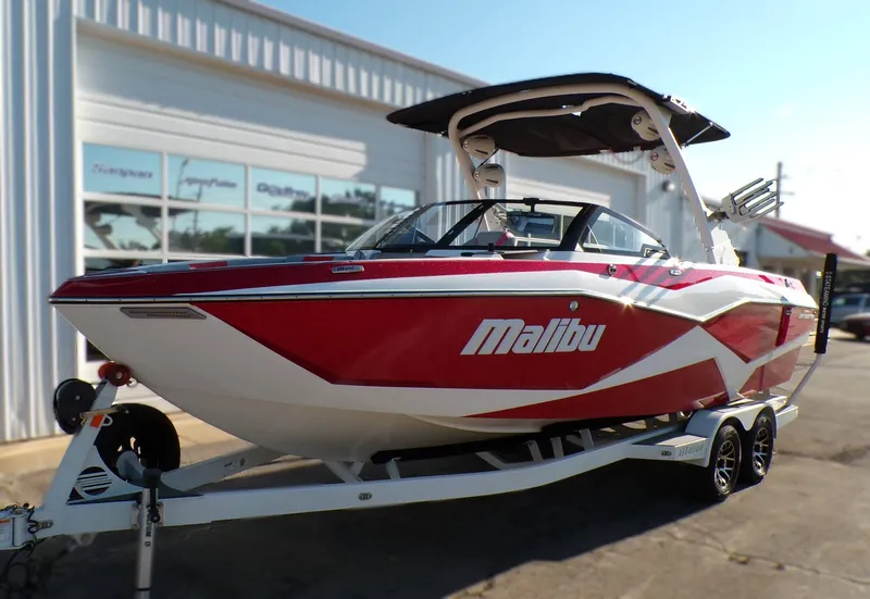 The Image of Malibu Wakesetter 25 LSV 2022 - 0