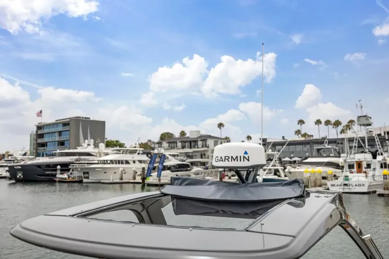 Slide: The Image of Fairline F//Line 33 Outboard 2023 - 39