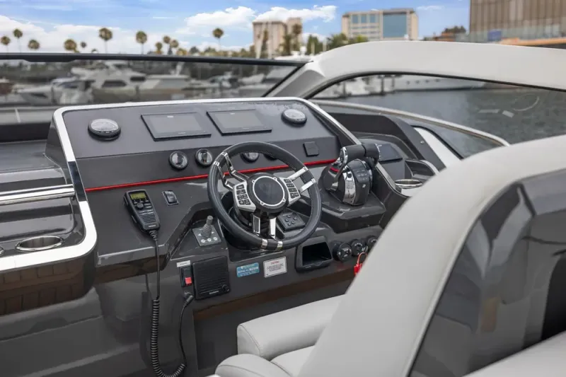 Slide: The Image of Fairline F//Line 33 Outboard 2023 - 35