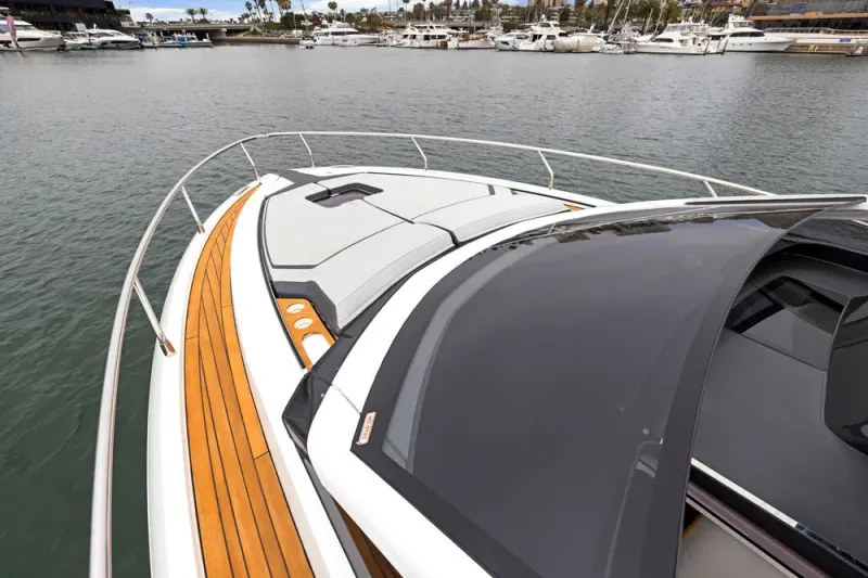 Slide: The Image of Fairline F//Line 33 Outboard 2023 - 30