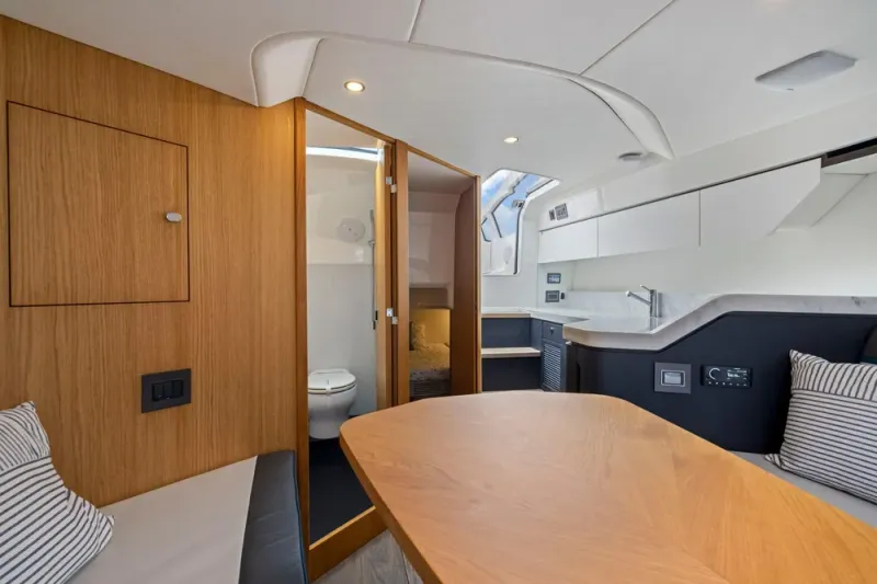 Slide: The Image of Fairline F//Line 33 Outboard 2023 - 51