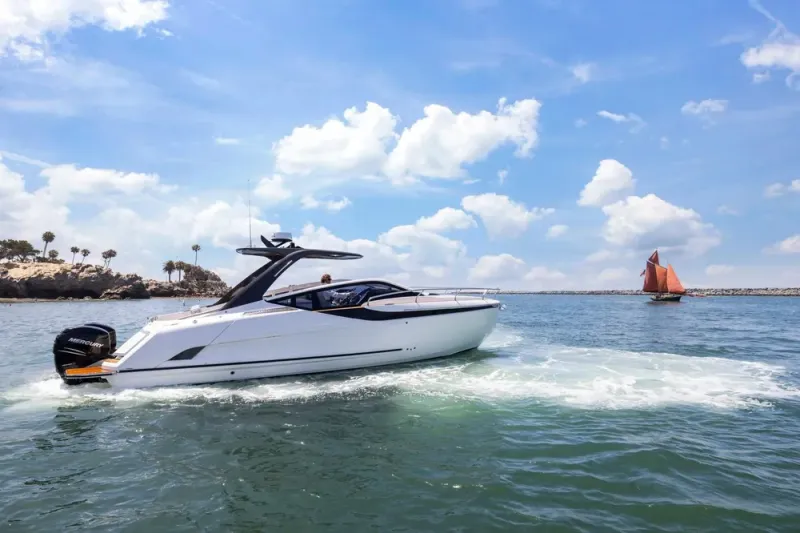 Slide: The Image of Fairline F//Line 33 Outboard 2023 - 71