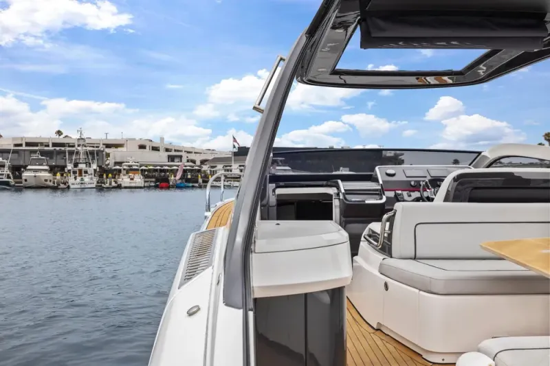 Slide: The Image of Fairline F//Line 33 Outboard 2023 - 44