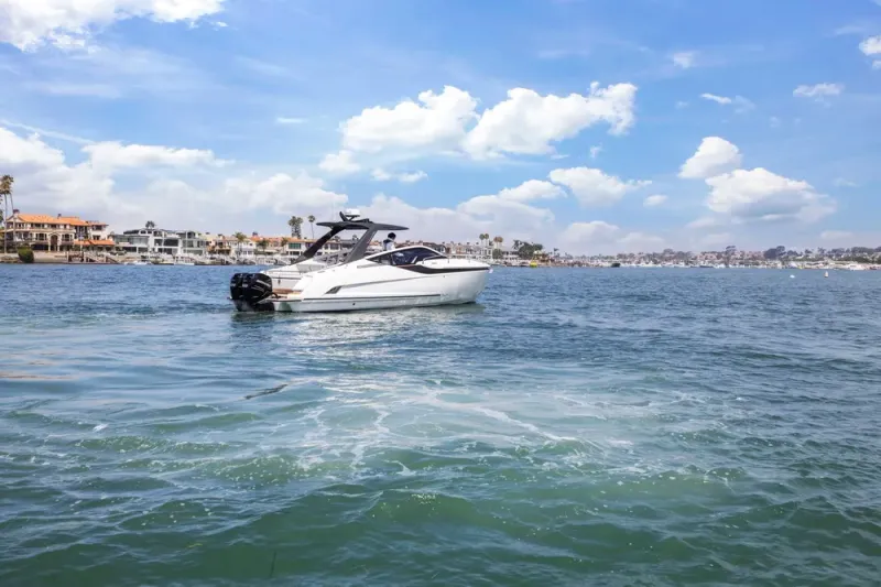 Slide: The Image of Fairline F//Line 33 Outboard 2023 - 72