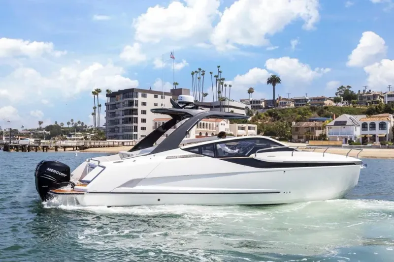 The Image of Fairline F//Line 33 Outboard 2023 - 0