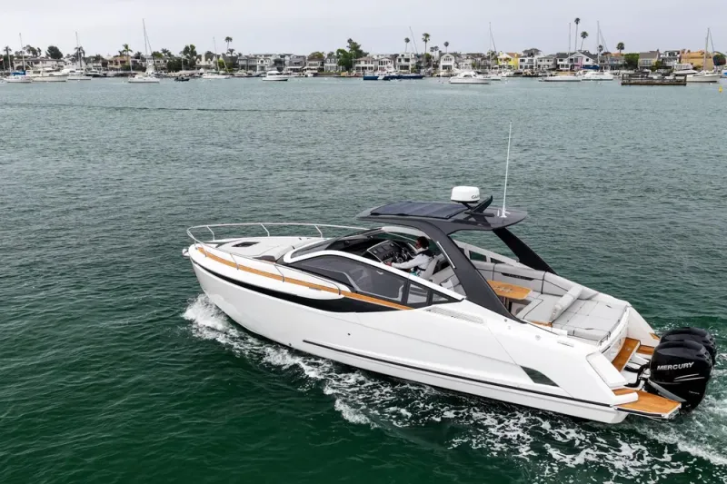 Slide: The Image of Fairline F//Line 33 Outboard 2023 - 24