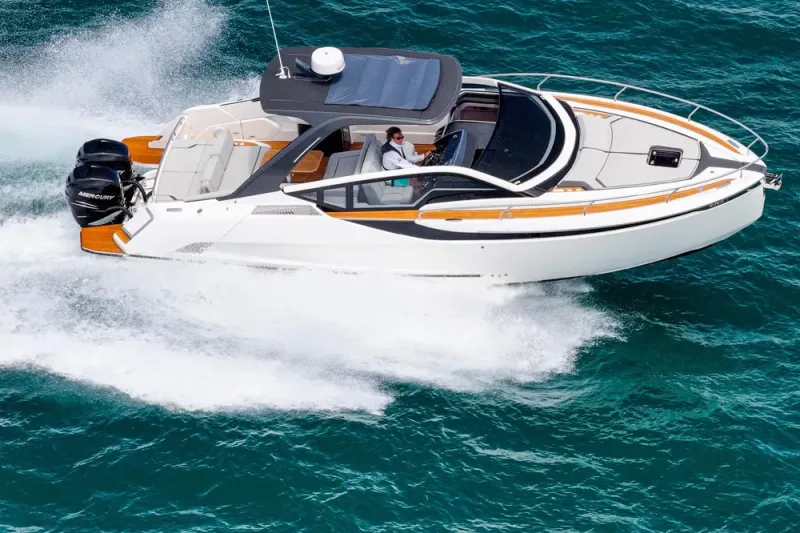 Slide: The Image of Fairline F//Line 33 Outboard 2023 - 14