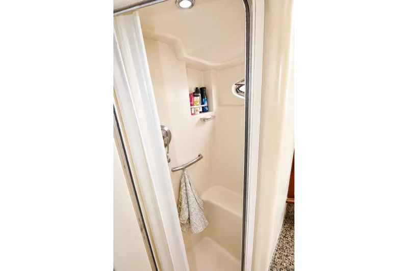 Slide: The Image of Sea Ray 390 Motor Yacht 2005 - 14