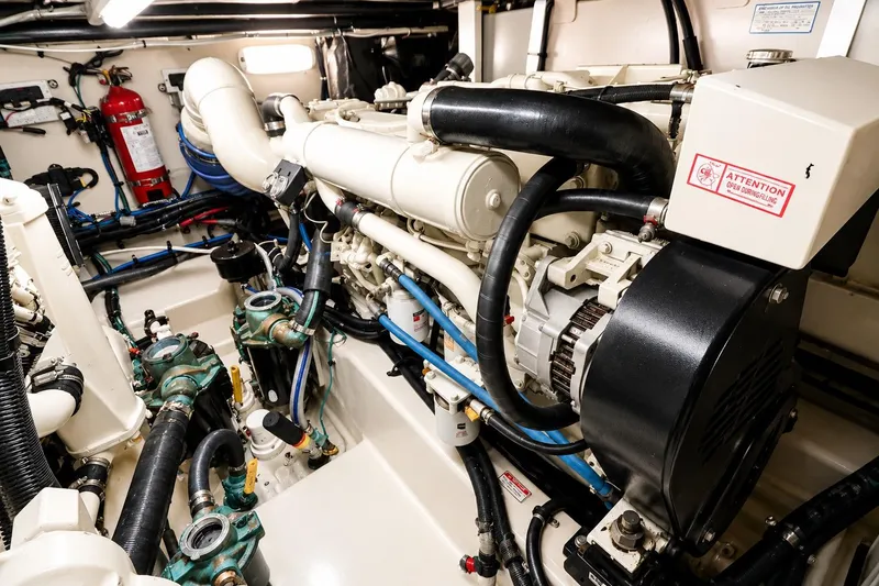 Slide: The Image of Sea Ray 390 Motor Yacht 2005 - 17