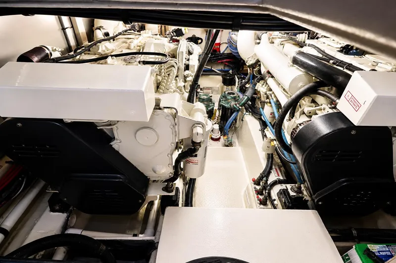 Slide: The Image of Sea Ray 390 Motor Yacht 2005 - 18