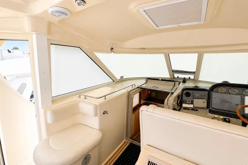 Slide: The Image of Sea Ray 390 Motor Yacht 2005 - 5