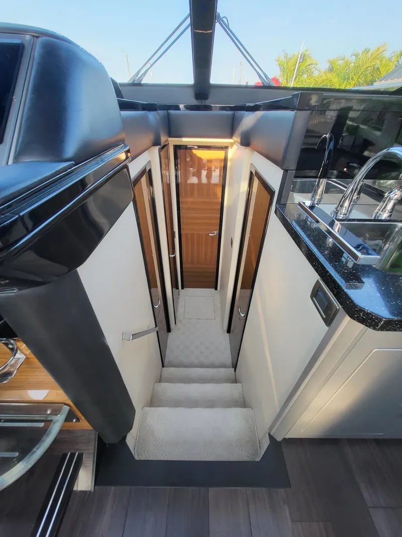 Slide: The Image of Marquis 500 Sport Coupe 2010 - 22