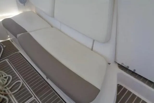 Slide: The Image of Tiara 4400 Sovran 2004 - 12