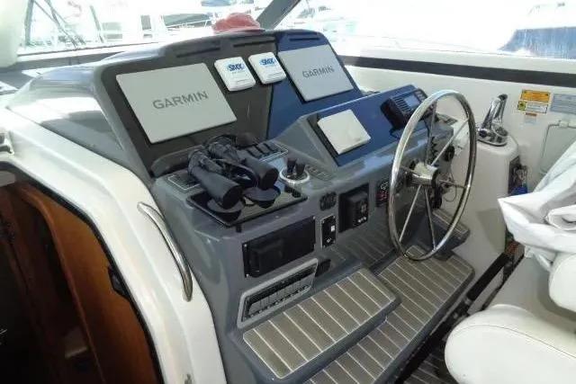 Slide: The Image of Tiara 4400 Sovran 2004 - 15