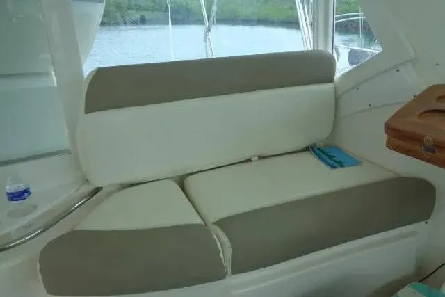 Slide: The Image of Tiara 4400 Sovran 2004 - 17