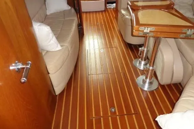 Slide: The Image of Tiara 4400 Sovran 2004 - 21