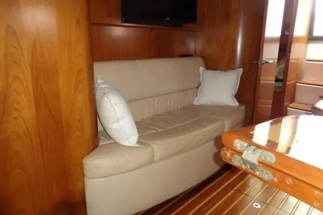 Slide: The Image of Tiara 4400 Sovran 2004 - 22