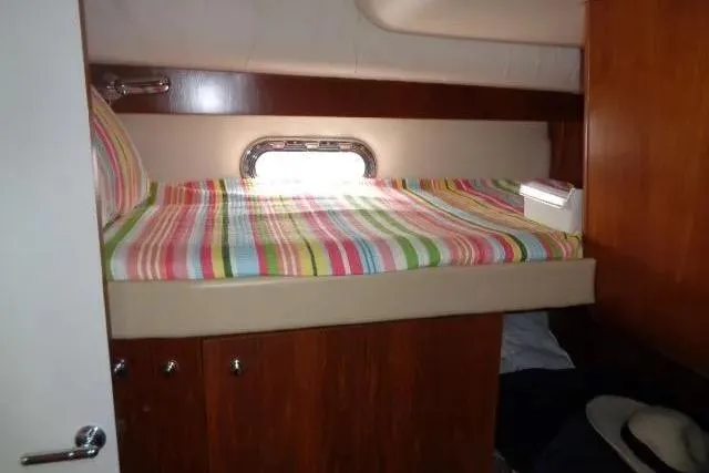 Slide: The Image of Tiara 4400 Sovran 2004 - 25