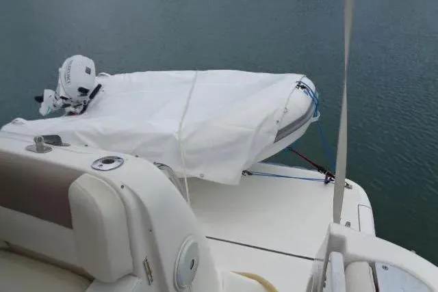 Slide: The Image of Tiara 4400 Sovran 2004 - 8