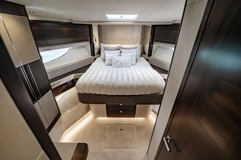 Slide: The Image of Sunseeker 76 Yacht 2025 - 71