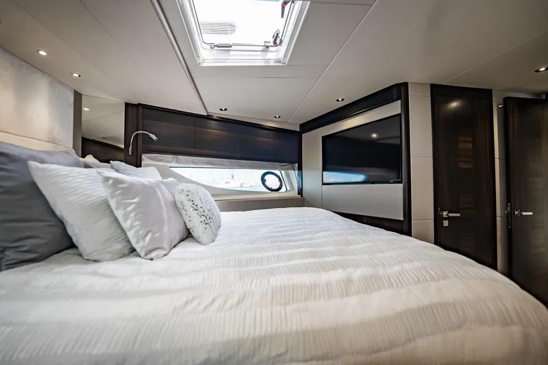 Slide: The Image of Sunseeker 76 Yacht 2025 - 74